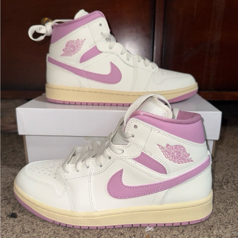 Nike Women's Air Jordan 1 Jordan Sneakers - White,aged white, lightPurple size 8